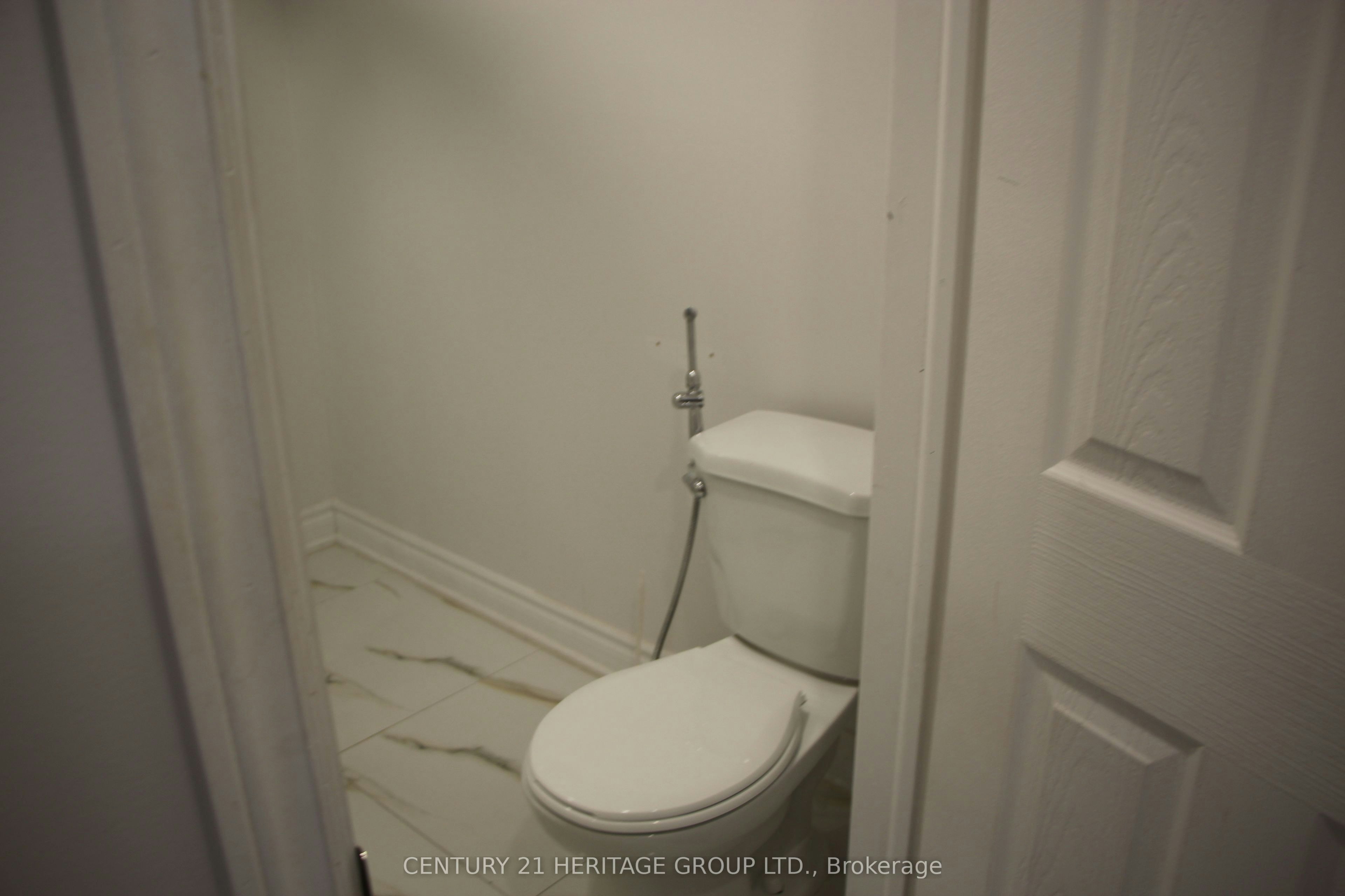 306 Salisbury Lane, Newmarket, ON, L3Y 8A5 - 10