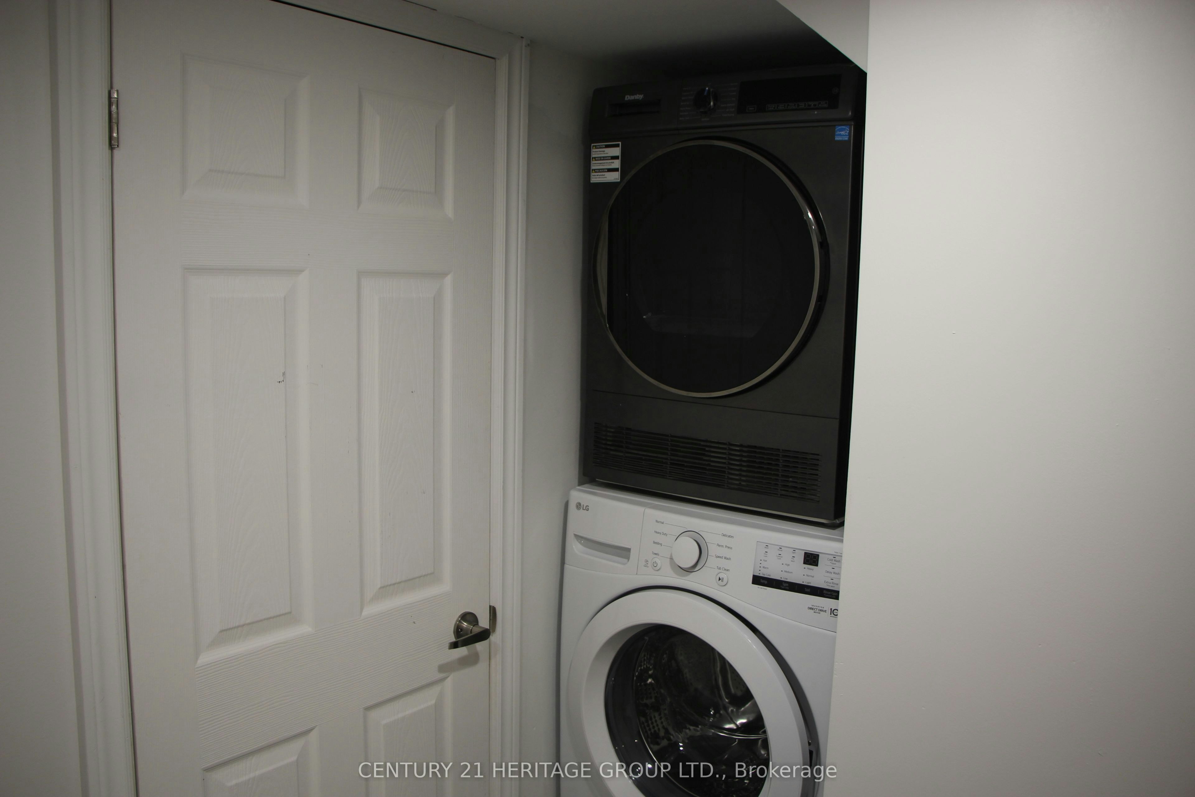306 Salisbury Lane, Newmarket, ON, L3Y 8A5 - 11