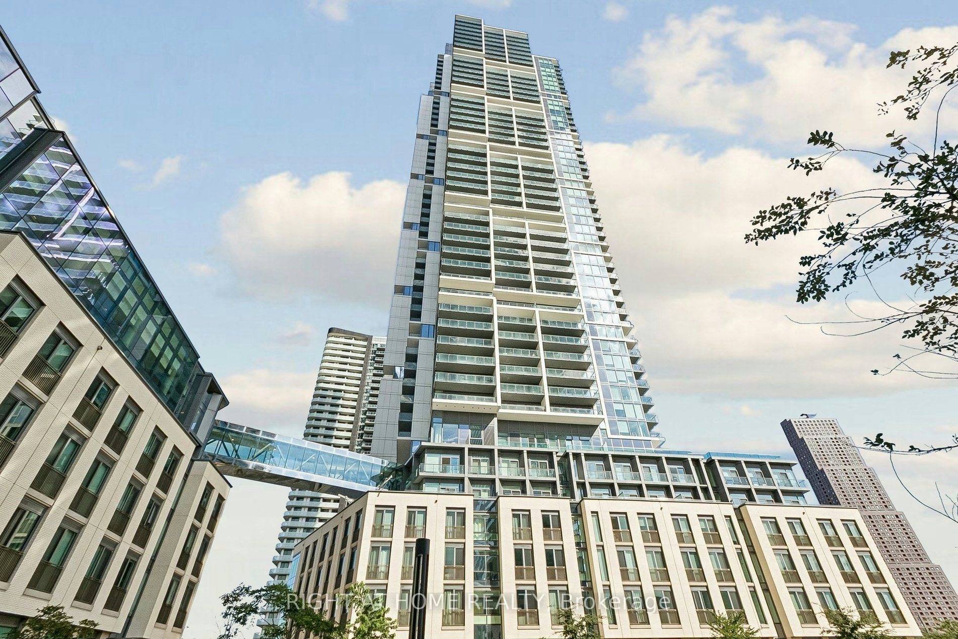 1705-7890 Jane Street, Vaughan, ON, L4K 0K9