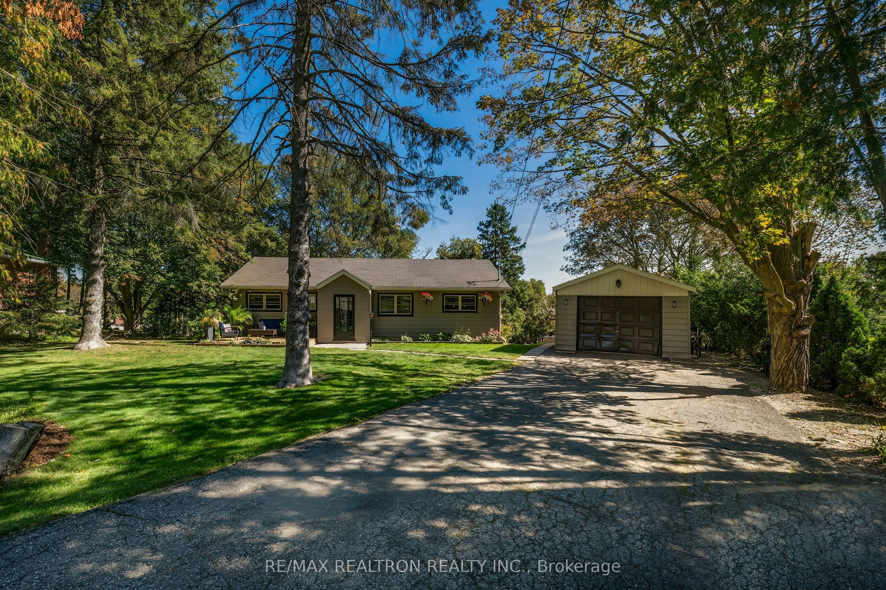 2010 Lea Street, Innisfil, ON, L9S 1T3