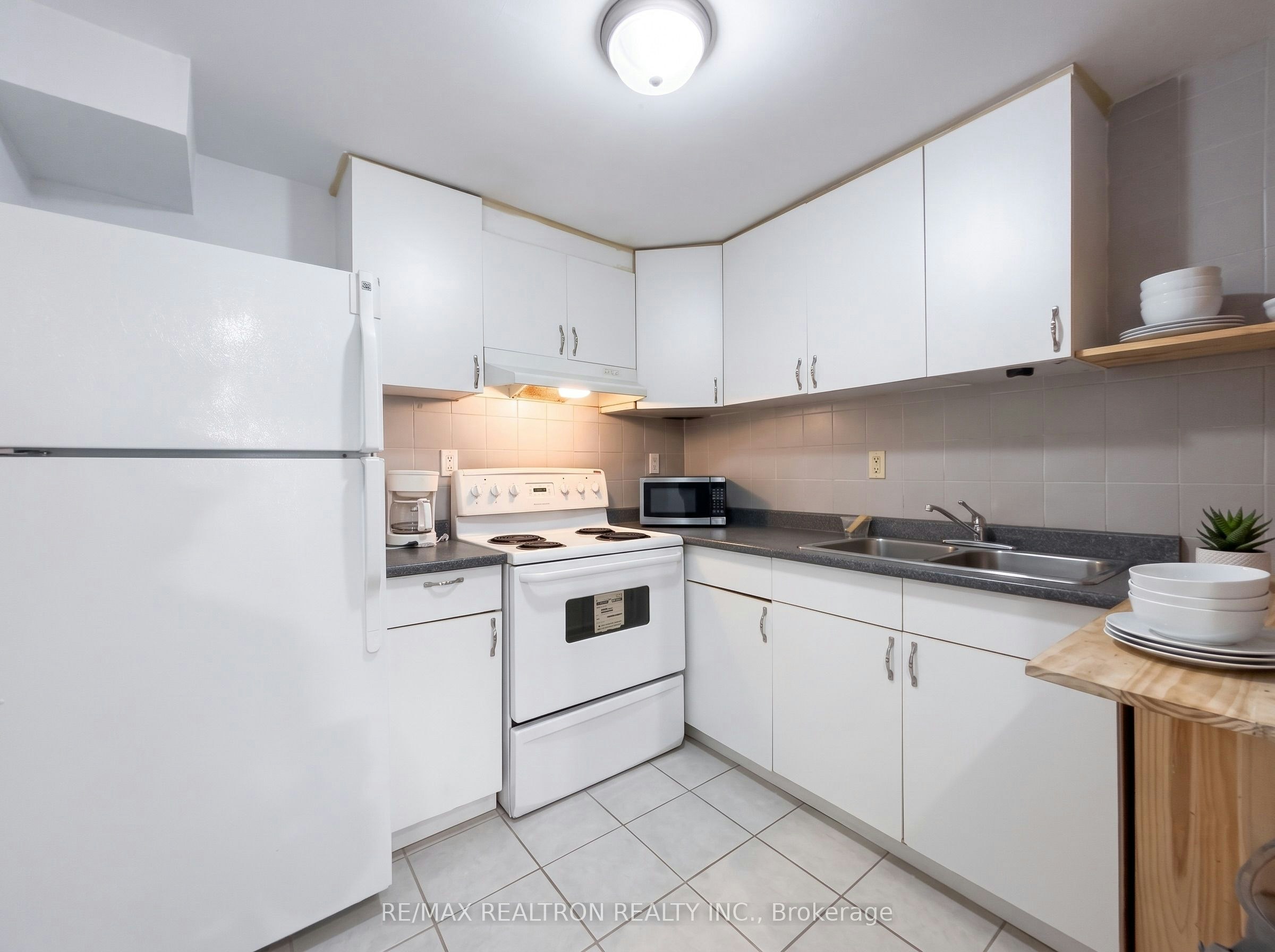 47 Nightstar Drive, Richmond Hill, ON, L4C 8H8 - 4