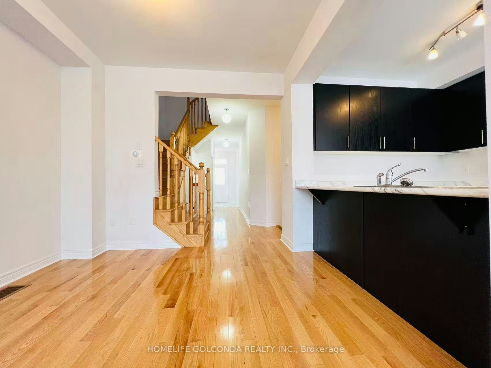 19 Homer Crescent, Aurora, ON, L4G 1B7 - 5