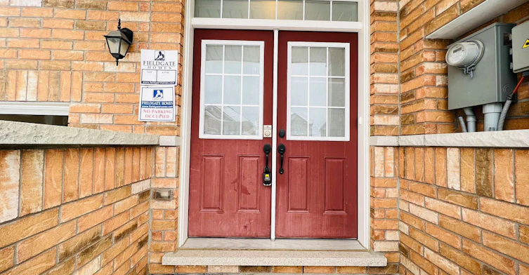 19 Homer Crescent, Aurora, ON, L4G 1B7 - 2