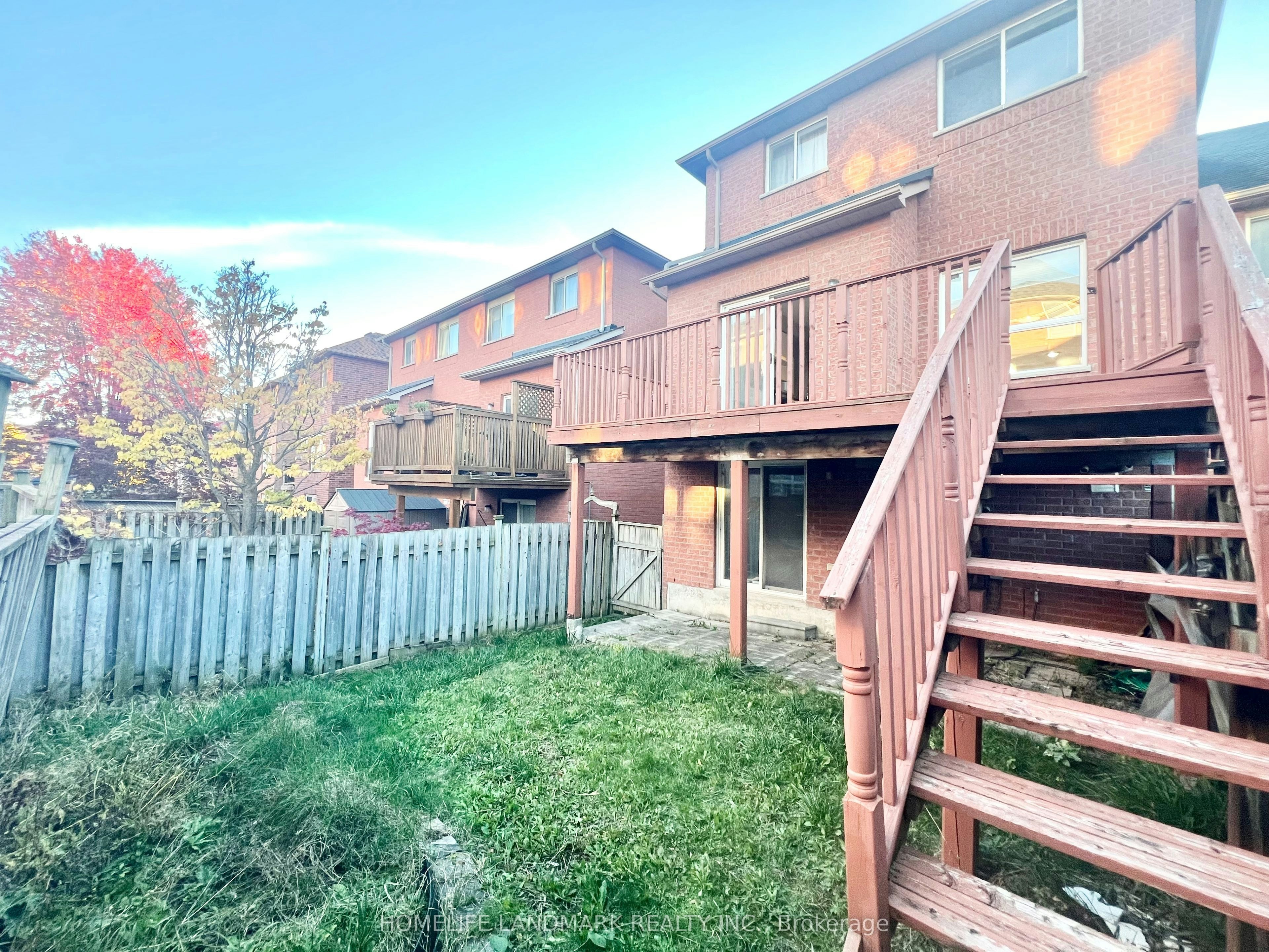 19 Fairlawn Avenue, Markham, ON, L6C 2E7 - 14