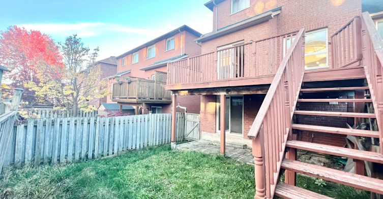 19 Fairlawn Avenue, Markham, ON, L6C 2E7 - 14