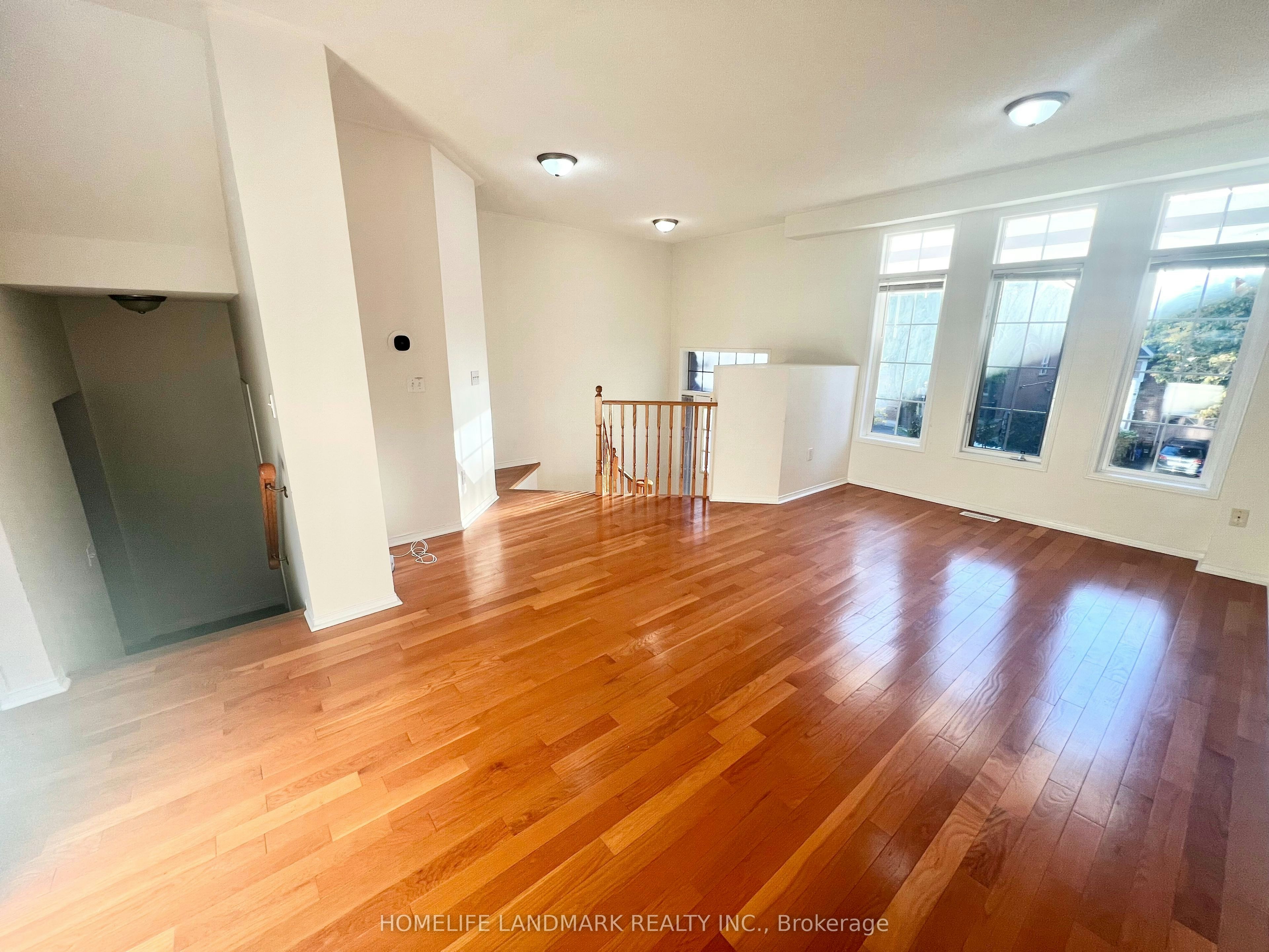 19 Fairlawn Avenue, Markham, ON, L6C 2E7 - 6
