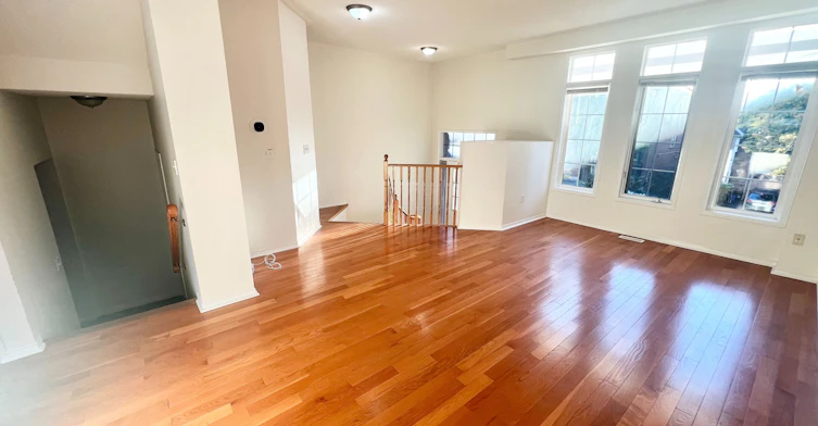 19 Fairlawn Avenue, Markham, ON, L6C 2E7 - 6