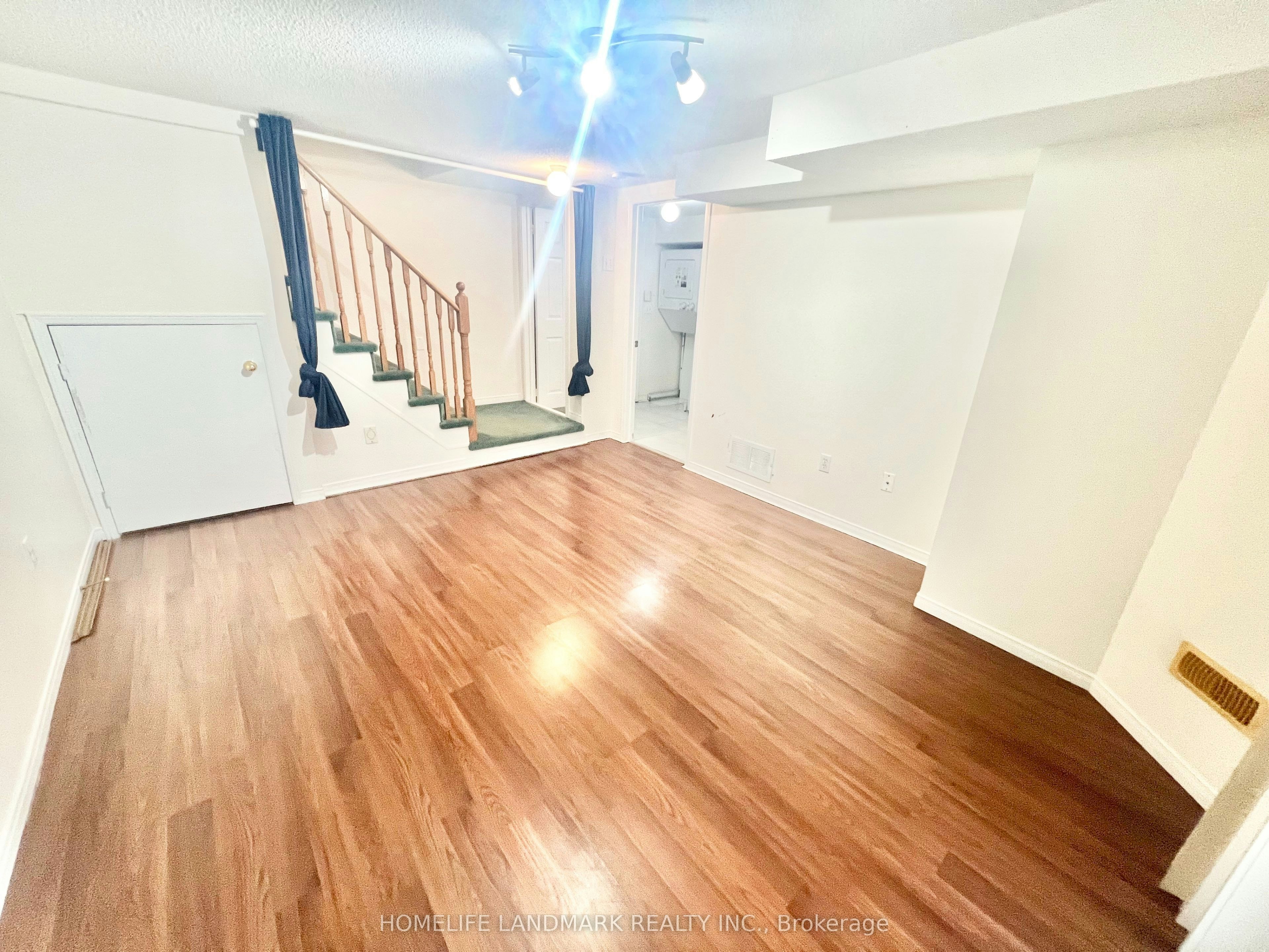 19 Fairlawn Avenue, Markham, ON, L6C 2E7 - 33