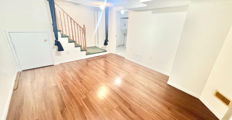 19 Fairlawn Avenue, Markham, ON, L6C 2E7 - 33
