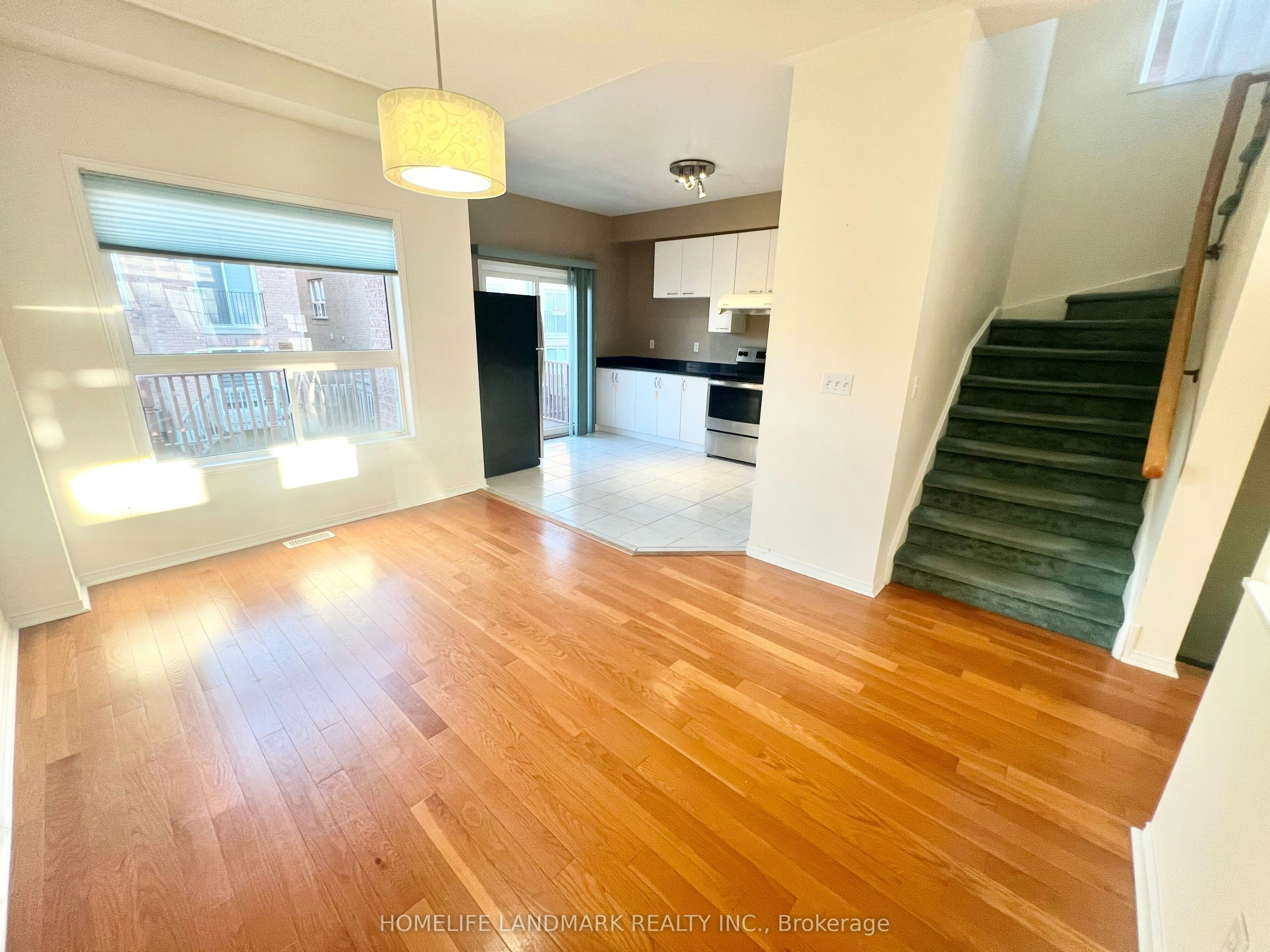 19 Fairlawn Avenue, Markham, ON, L6C 2E7 - 10