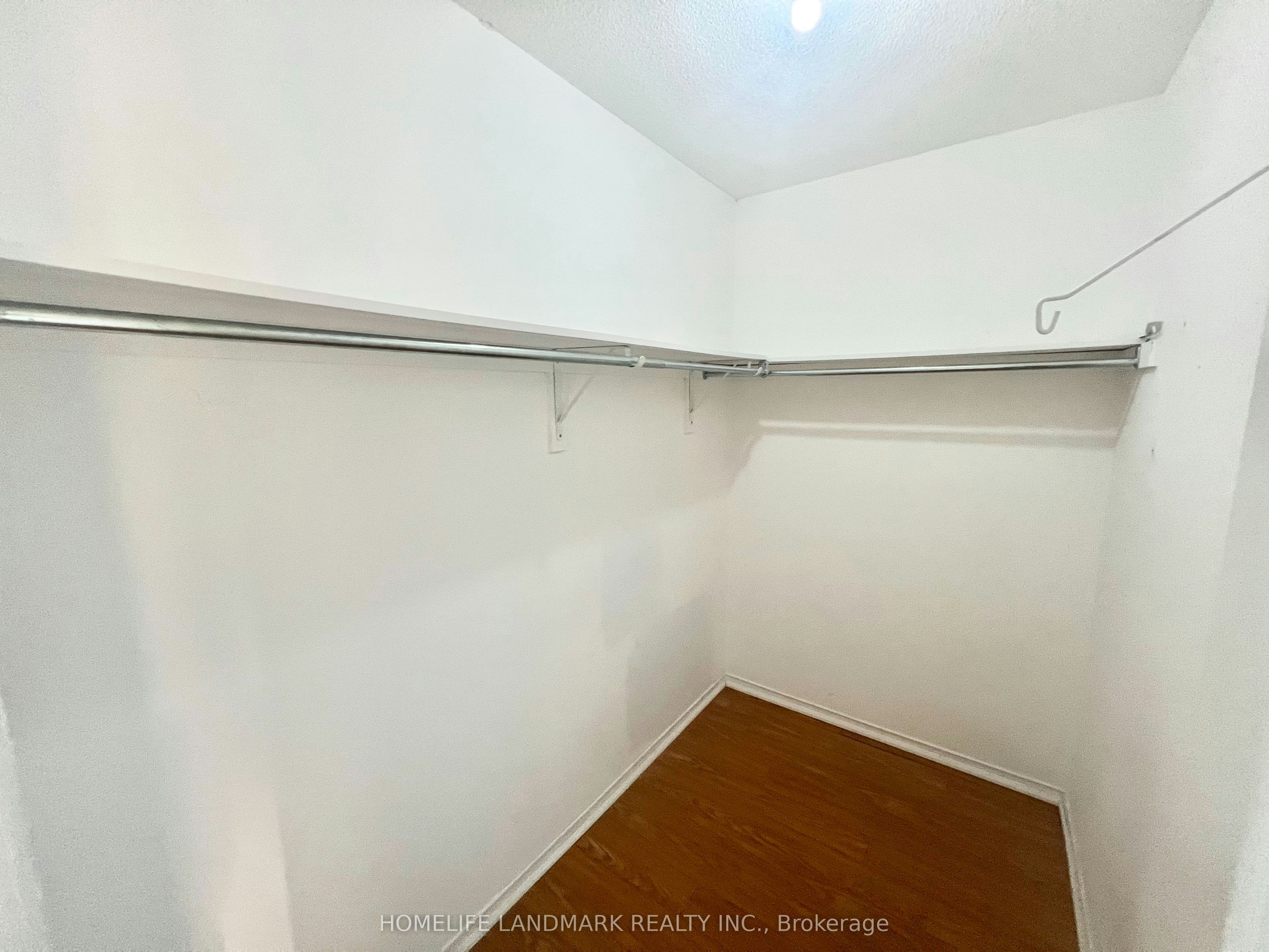 19 Fairlawn Avenue, Markham, ON, L6C 2E7 - 20