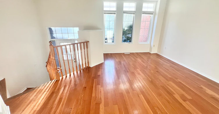 19 Fairlawn Avenue, Markham, ON, L6C 2E7 - 3