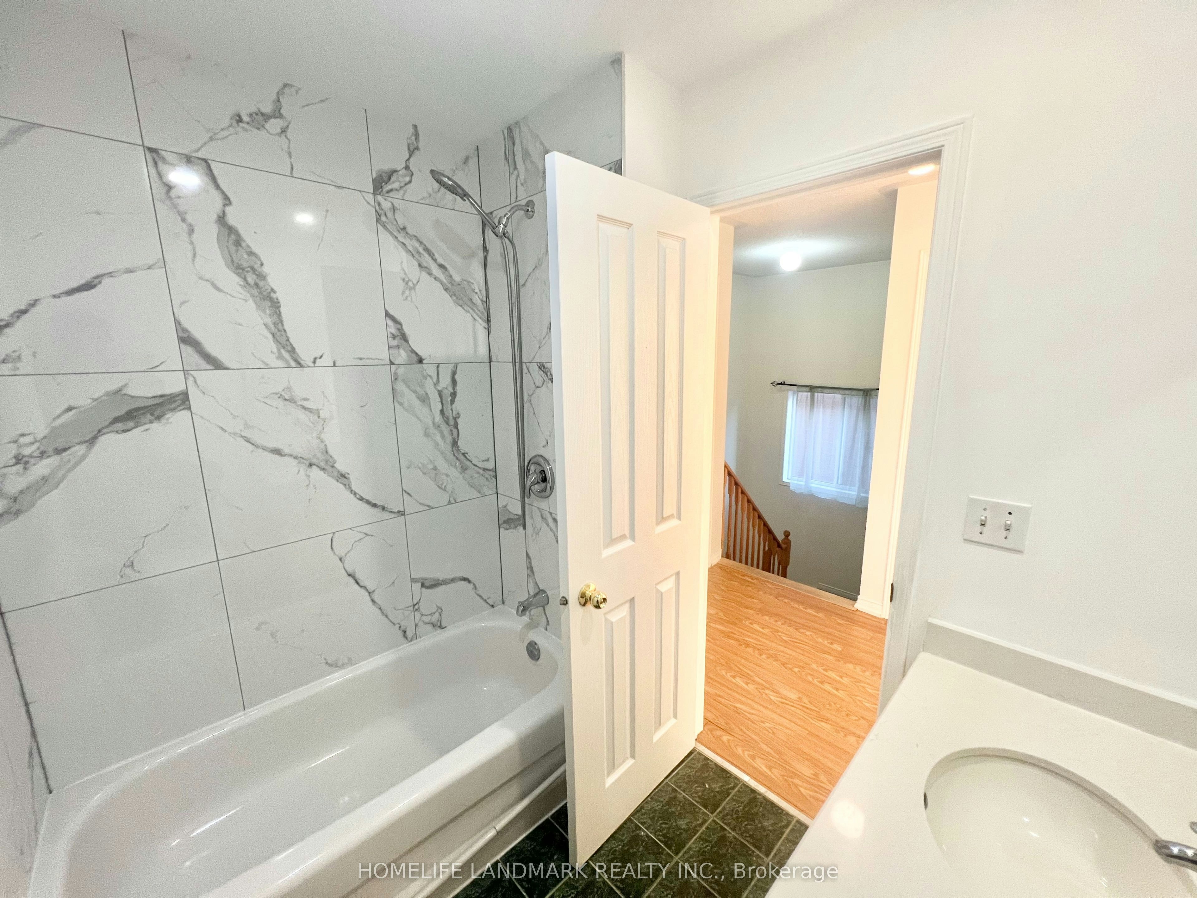 19 Fairlawn Avenue, Markham, ON, L6C 2E7 - 23
