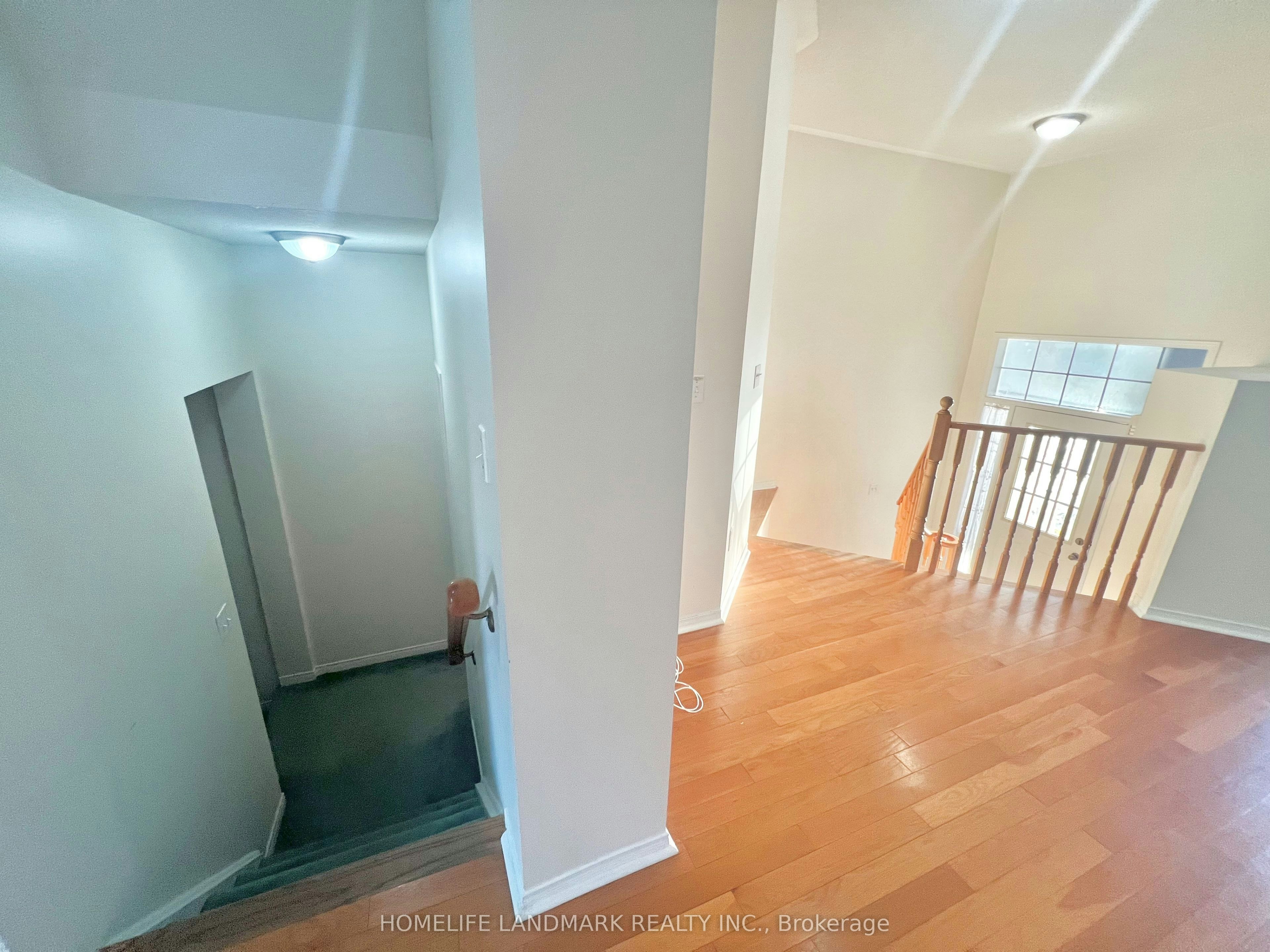 19 Fairlawn Avenue, Markham, ON, L6C 2E7 - 29