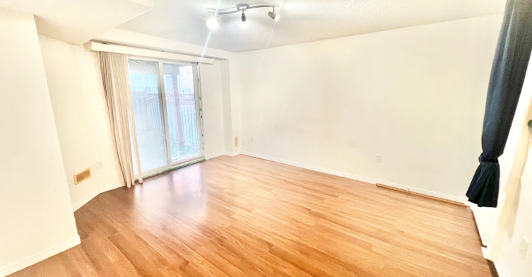 19 Fairlawn Avenue, Markham, ON, L6C 2E7 - 31