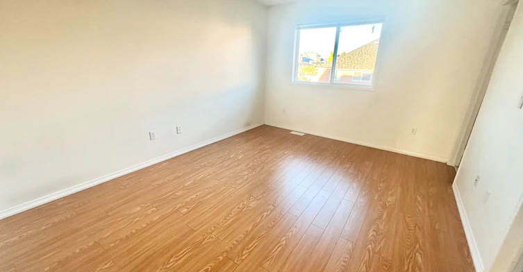 19 Fairlawn Avenue, Markham, ON, L6C 2E7 - 17