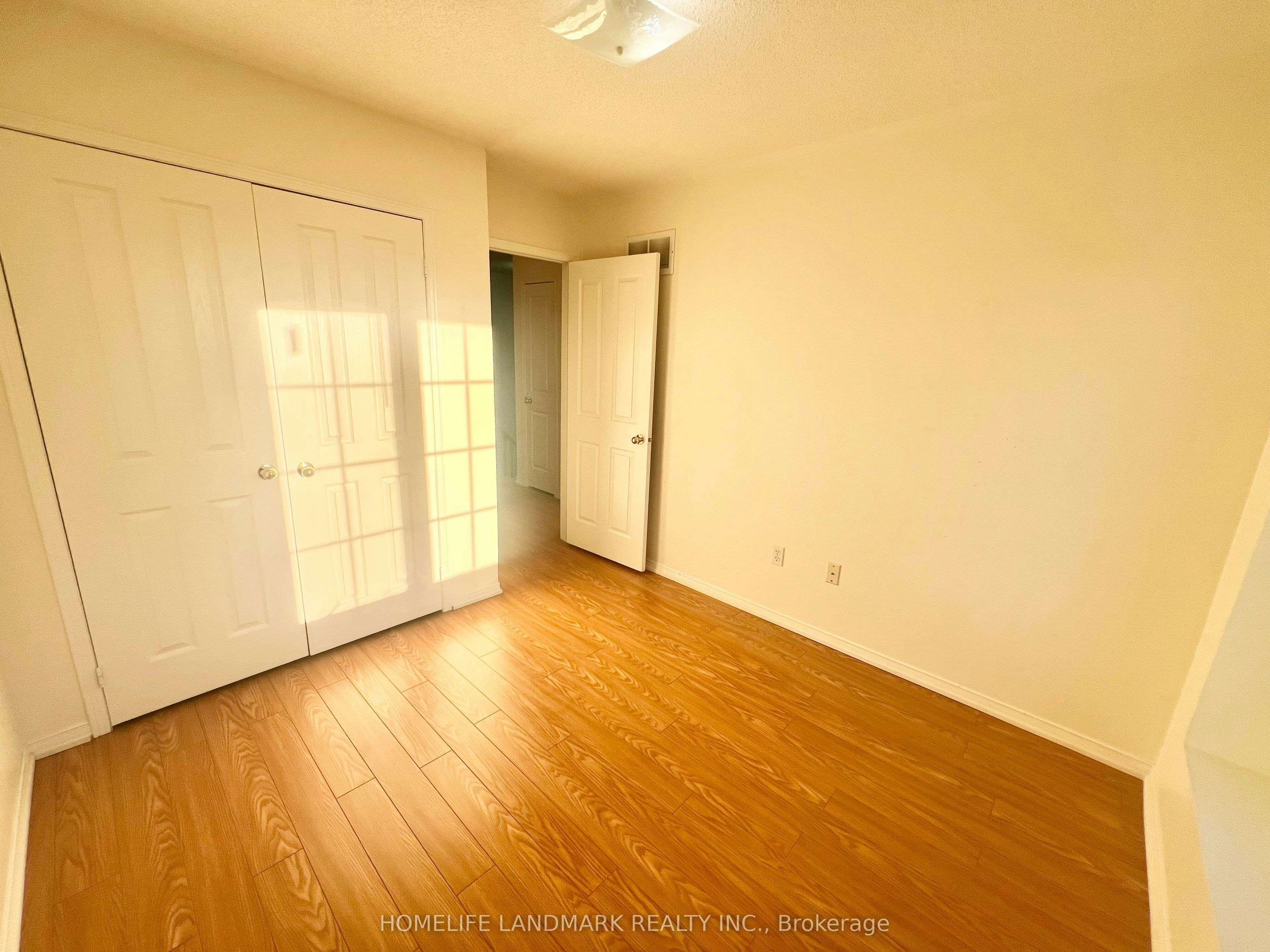 19 Fairlawn Avenue, Markham, ON, L6C 2E7 - 26