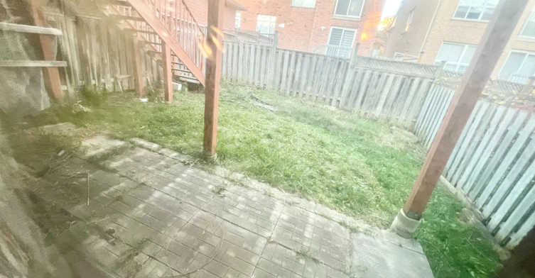 19 Fairlawn Avenue, Markham, ON, L6C 2E7 - 32
