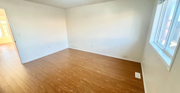 19 Fairlawn Avenue, Markham, ON, L6C 2E7 - 18