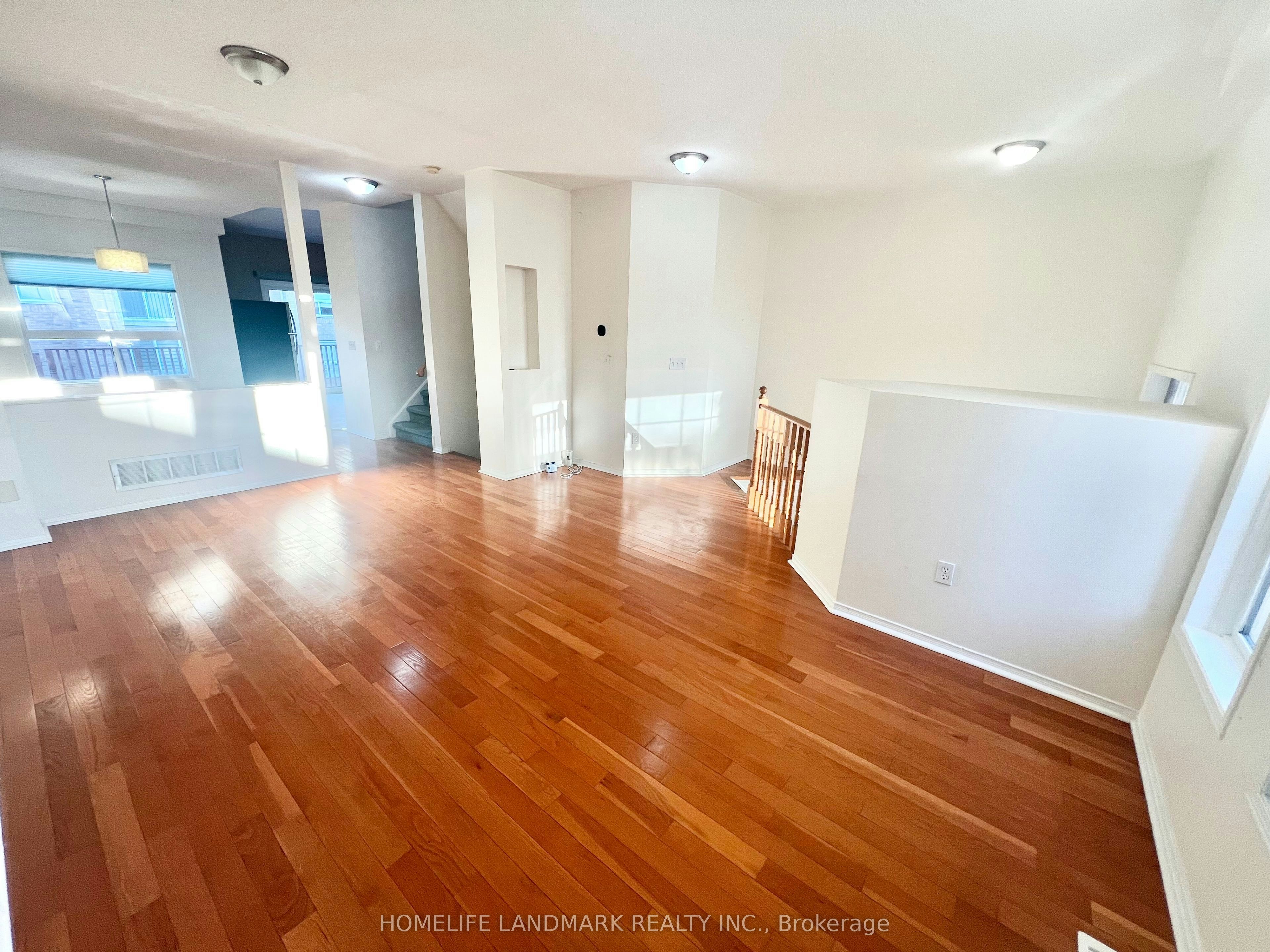 19 Fairlawn Avenue, Markham, ON, L6C 2E7 - 5