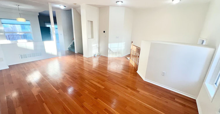 19 Fairlawn Avenue, Markham, ON, L6C 2E7 - 5