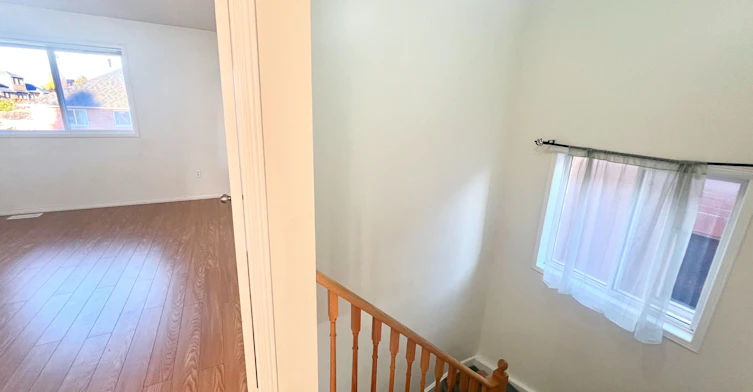 19 Fairlawn Avenue, Markham, ON, L6C 2E7 - 16