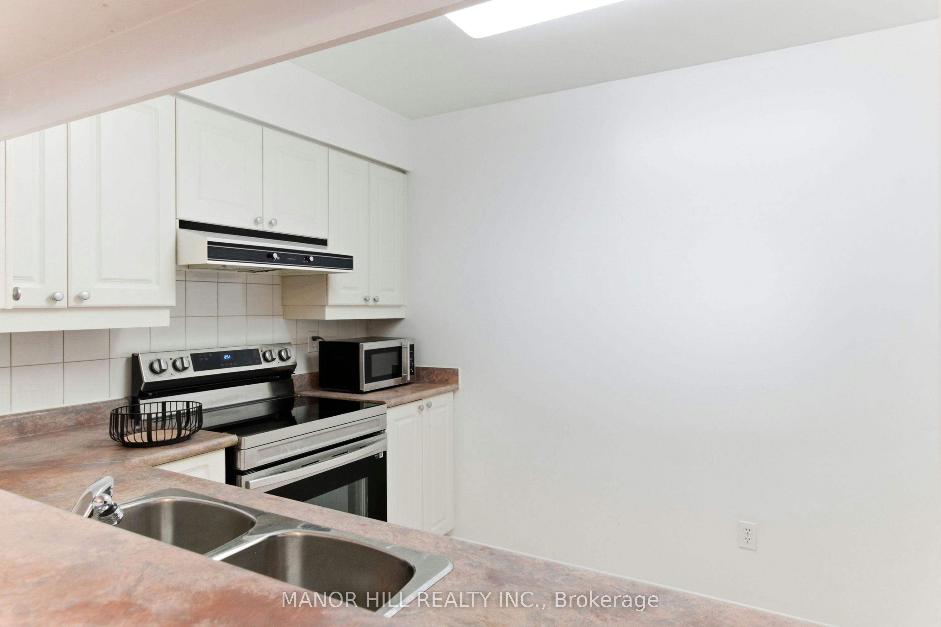 814-11 Townsgate Drive, Vaughan, ON, L4J 8G4 - 22