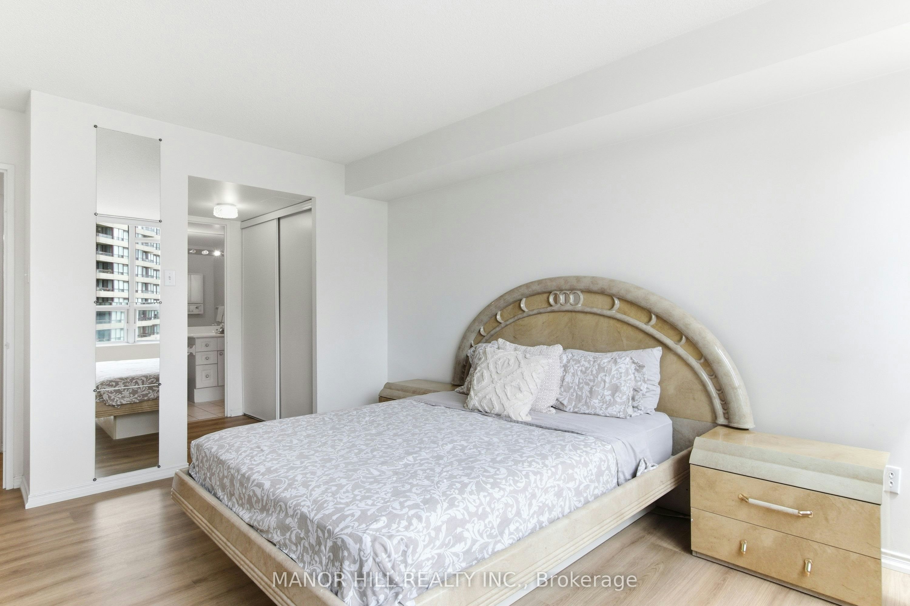 814-11 Townsgate Drive, Vaughan, ON, L4J 8G4 - 27