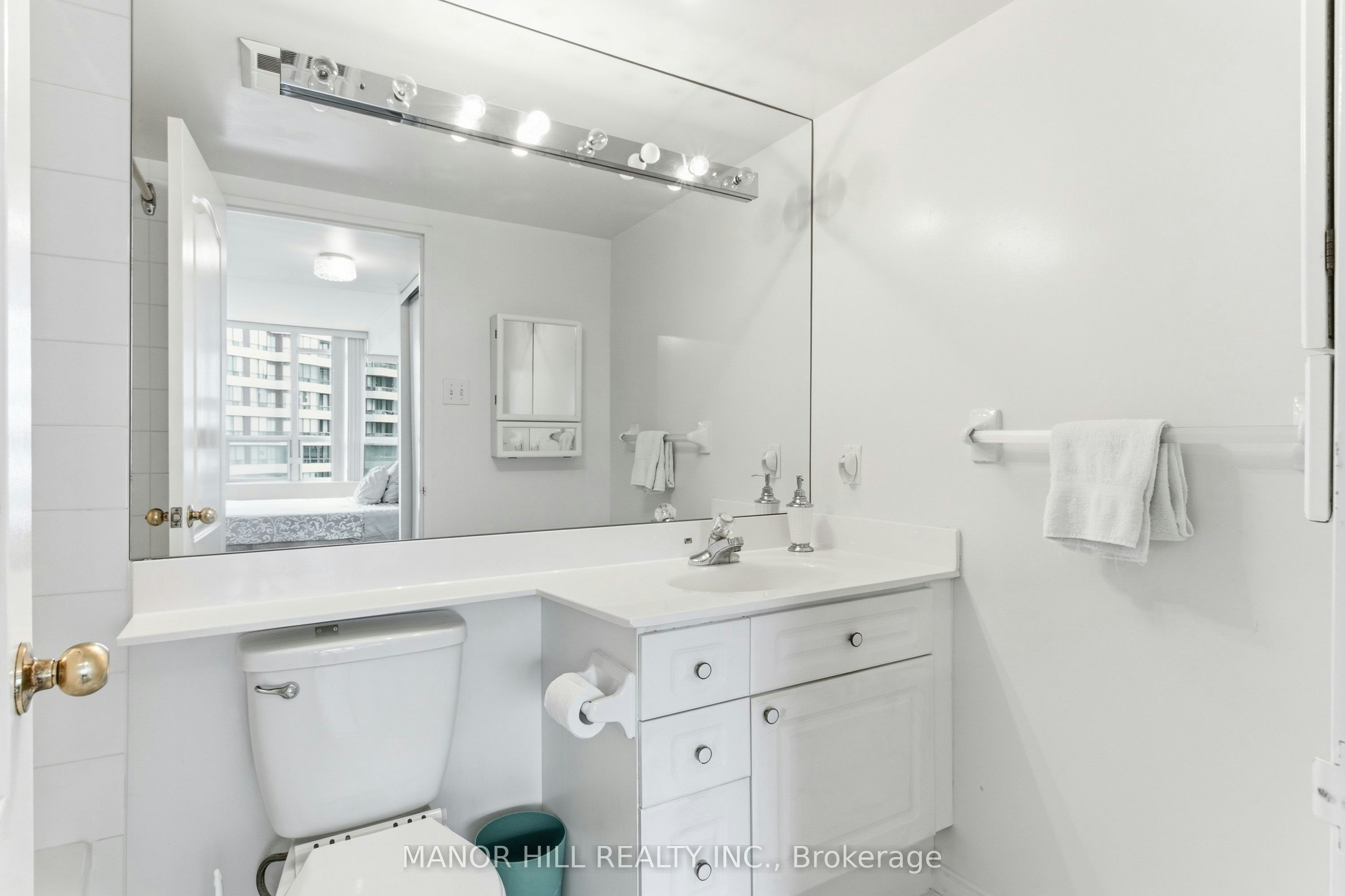 814-11 Townsgate Drive, Vaughan, ON, L4J 8G4 - 28