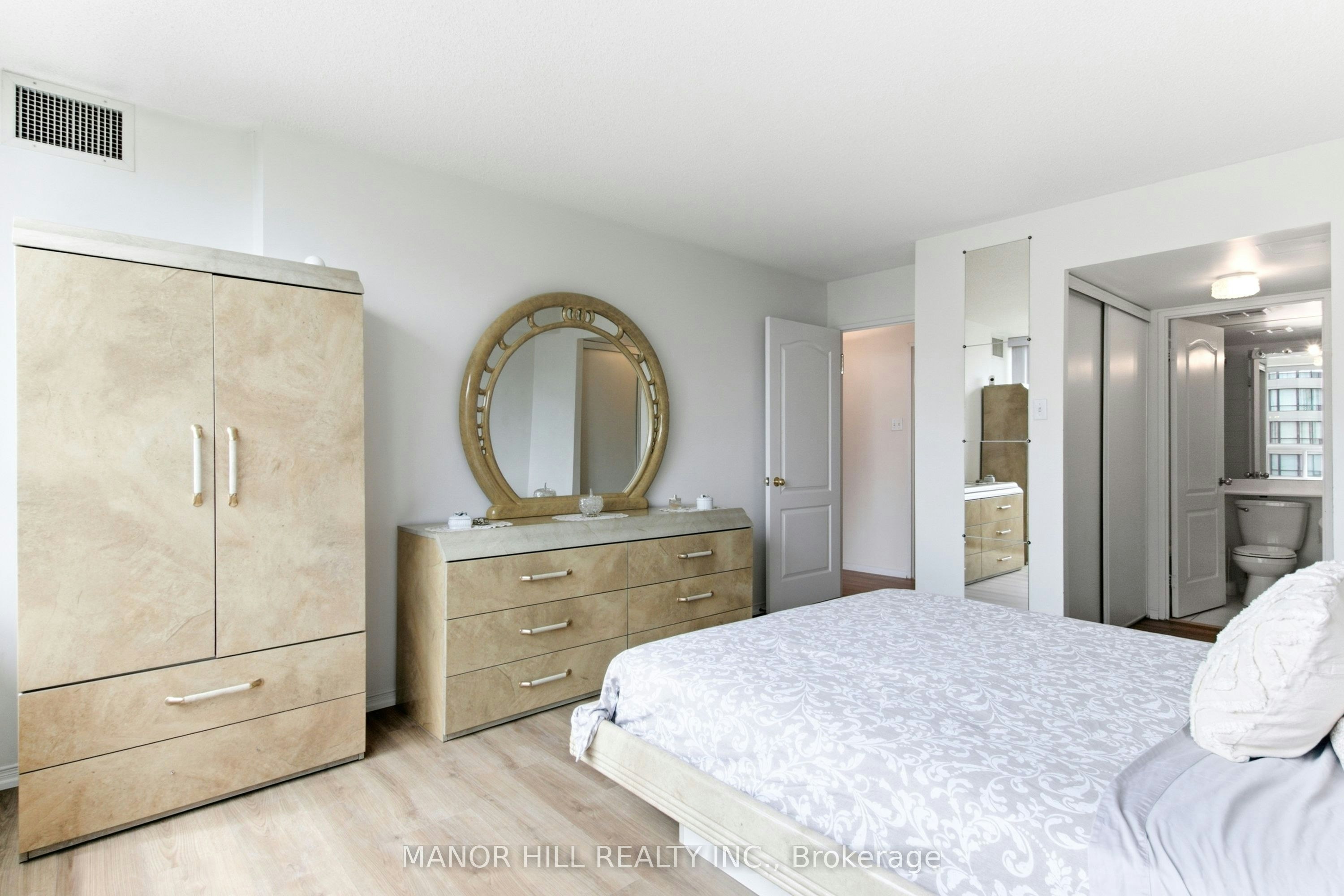 814-11 Townsgate Drive, Vaughan, ON, L4J 8G4 - 26
