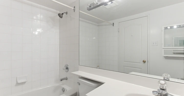 814-11 Townsgate Drive, Vaughan, ON, L4J 8G4 - 29