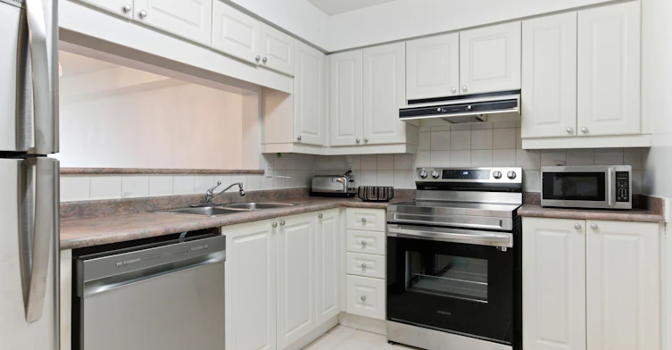 814-11 Townsgate Drive, Vaughan, ON, L4J 8G4 - 20
