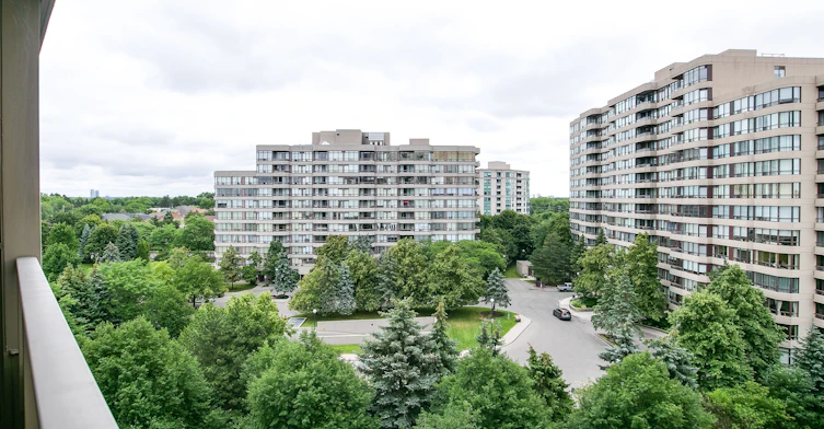814-11 Townsgate Drive, Vaughan, ON, L4J 8G4 - 36