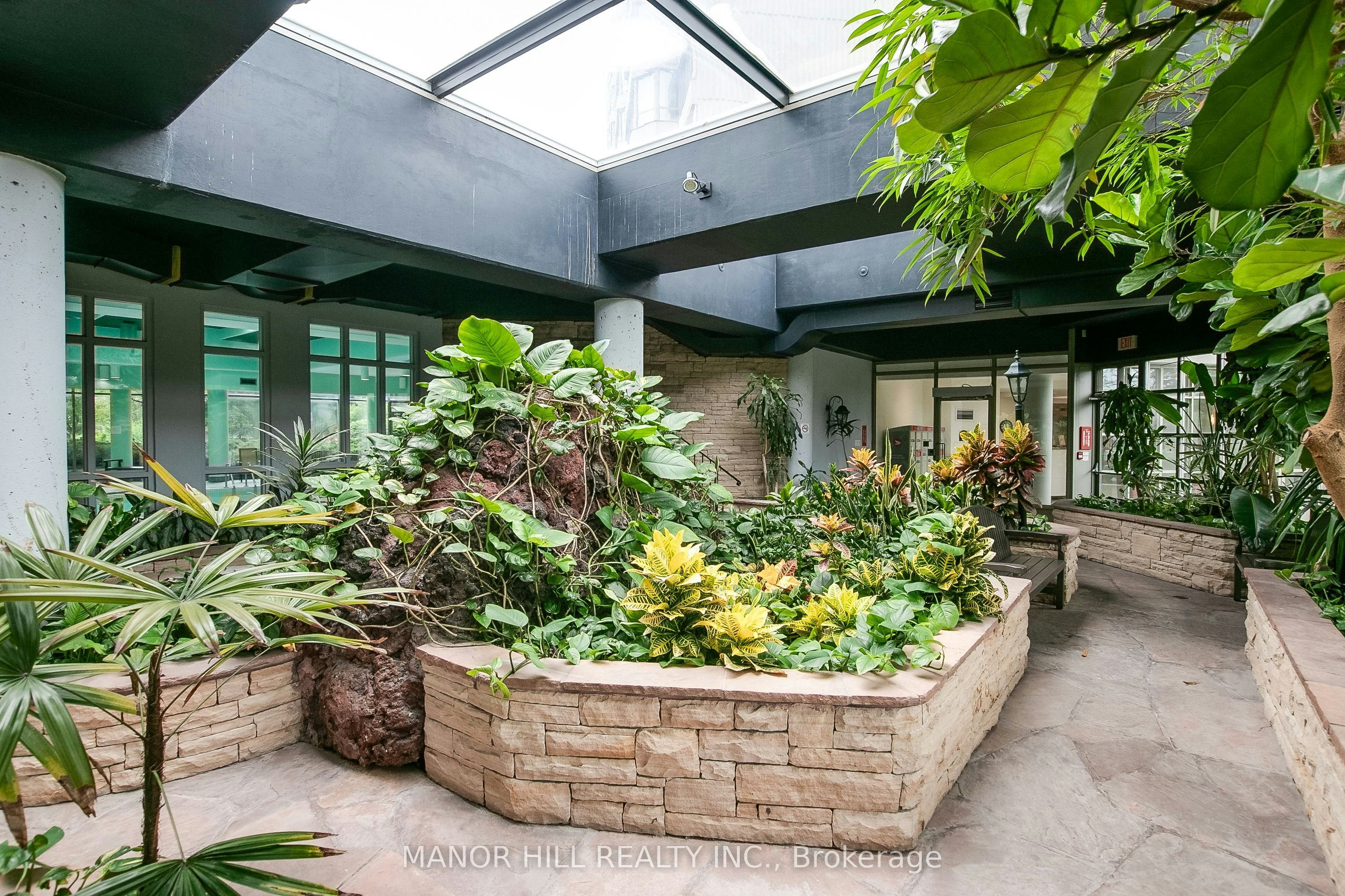 814-11 Townsgate Drive, Vaughan, ON, L4J 8G4 - 49