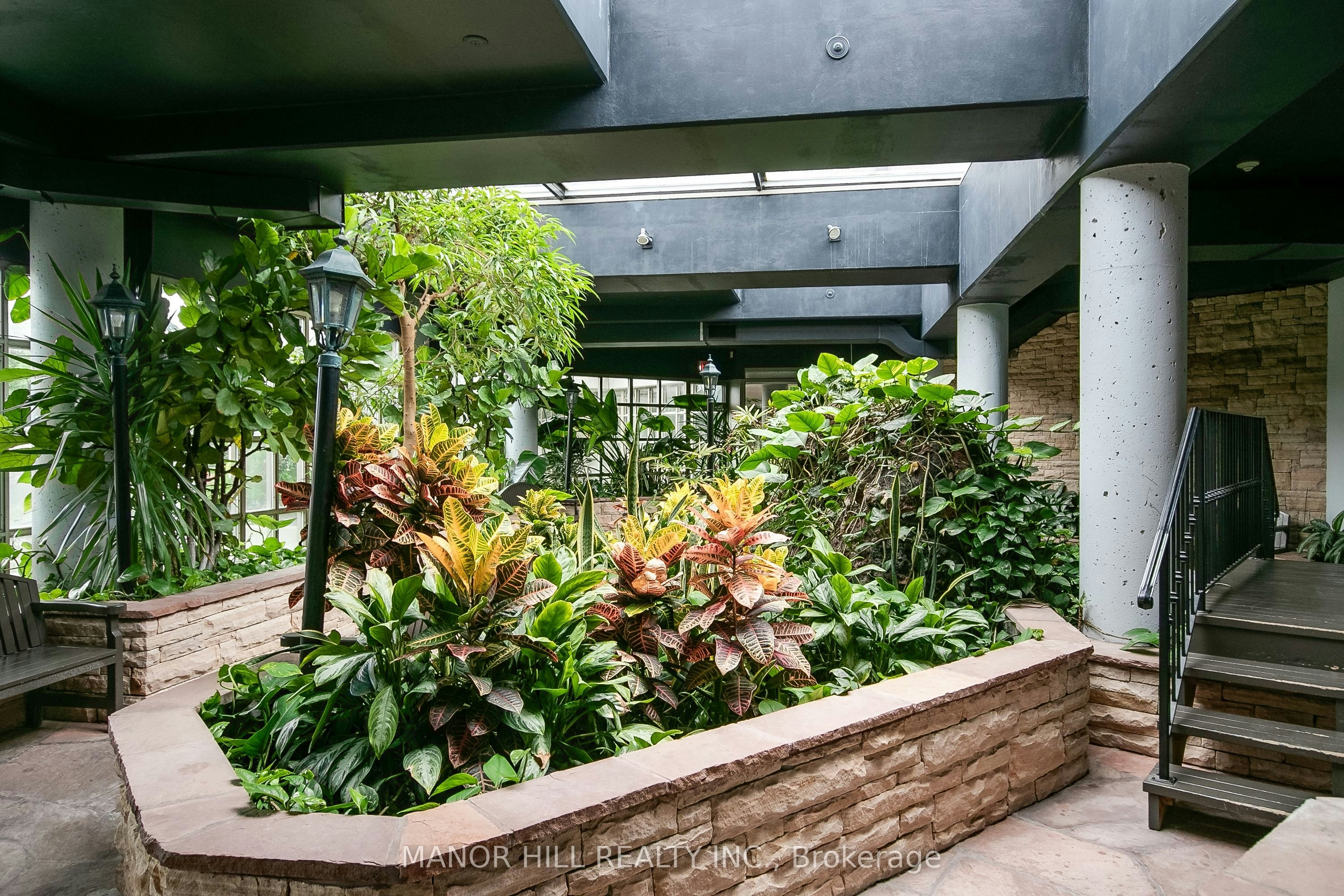 814-11 Townsgate Drive, Vaughan, ON, L4J 8G4 - 48