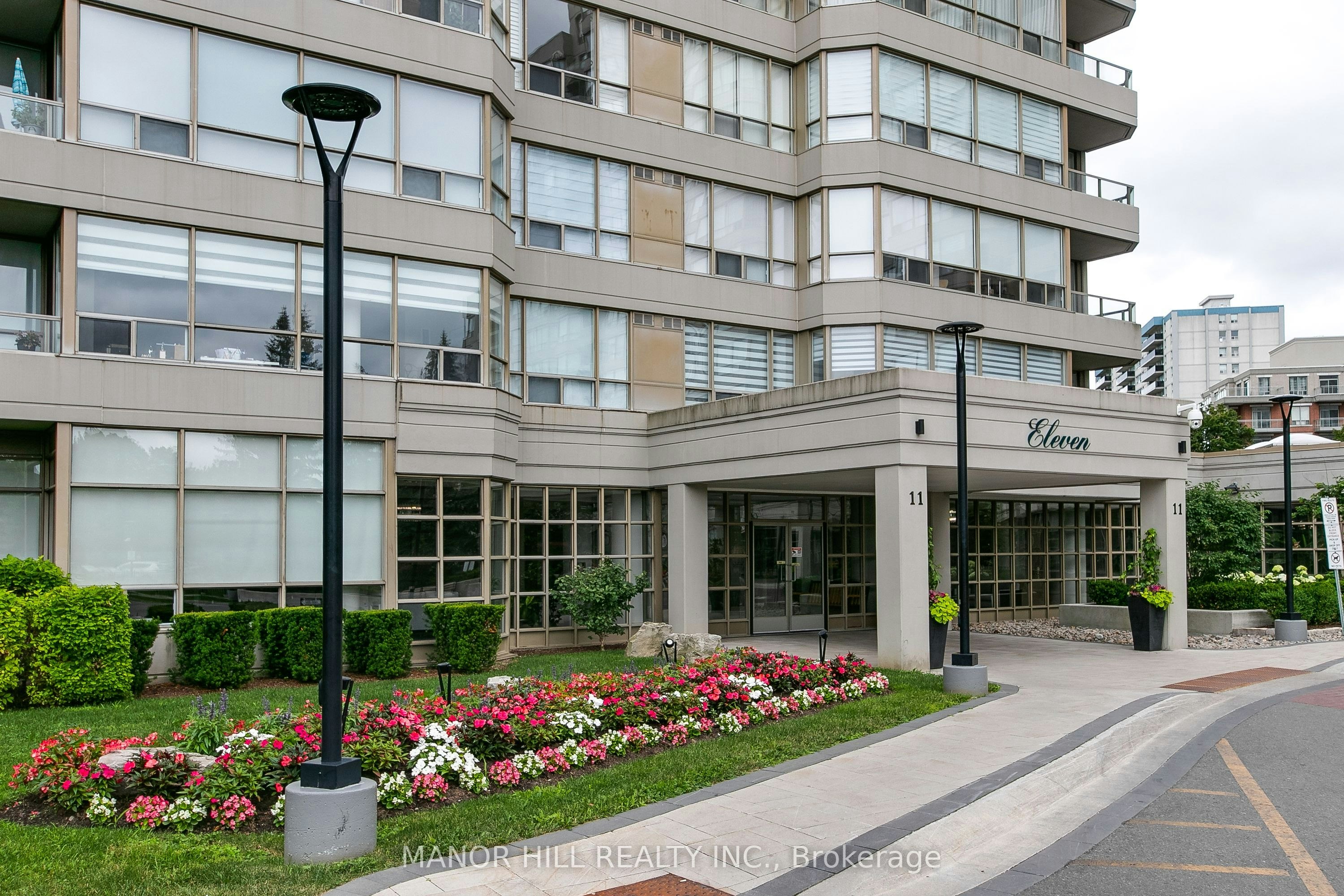 814-11 Townsgate Drive, Vaughan, ON, L4J 8G4 - 2