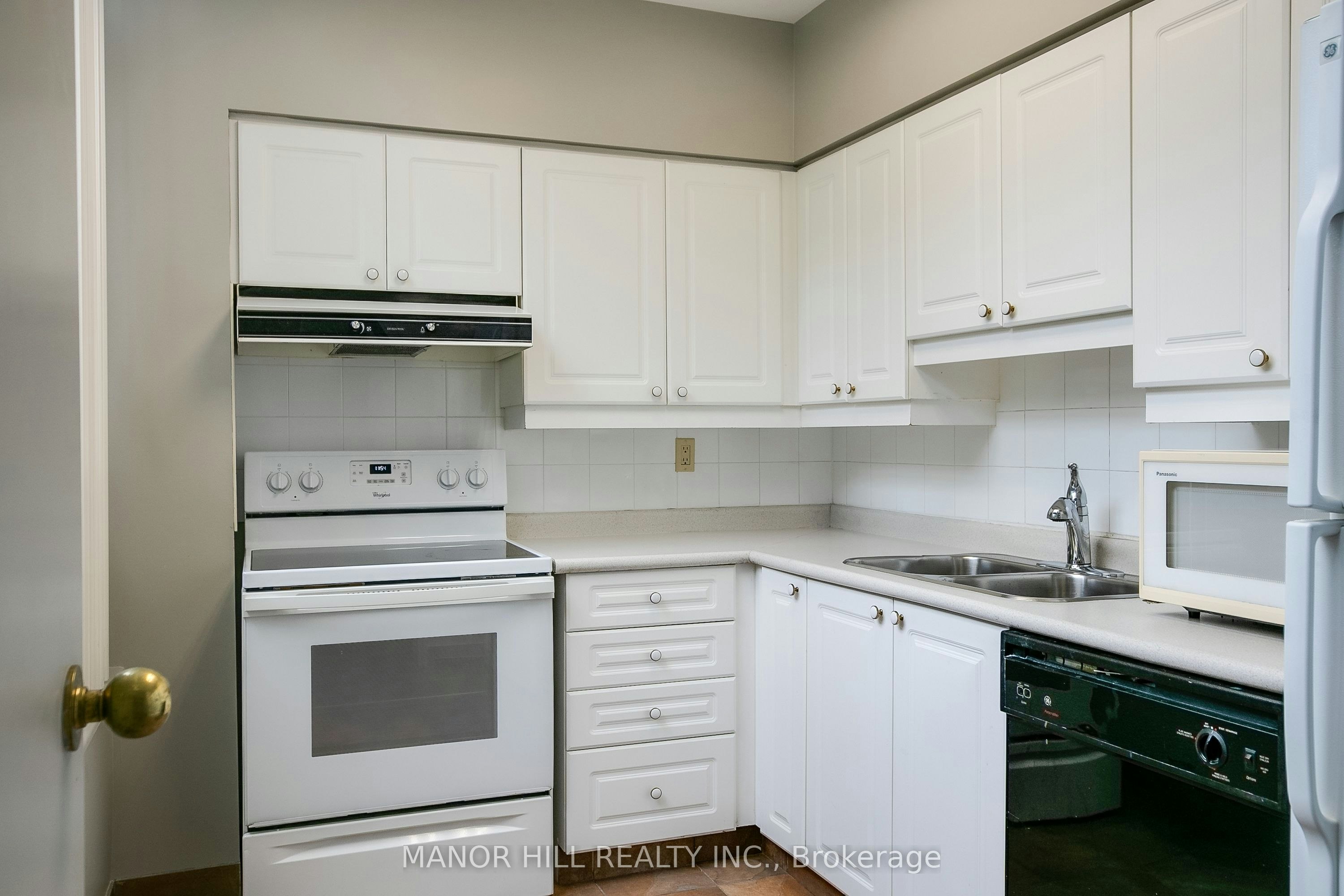 814-11 Townsgate Drive, Vaughan, ON, L4J 8G4 - 45