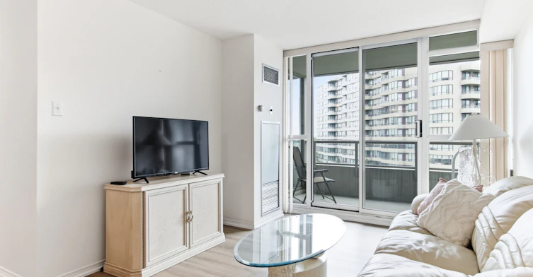 814-11 Townsgate Drive, Vaughan, ON, L4J 8G4 - 9