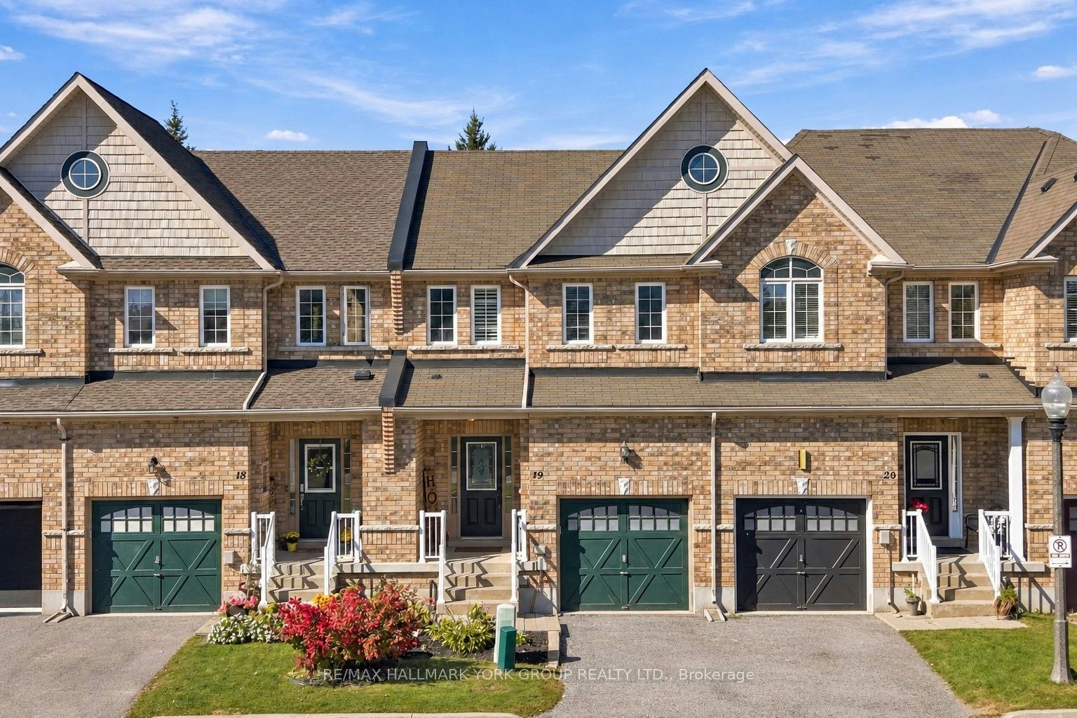 19 Caserta Street, Georgina, ON, L4P 0E6