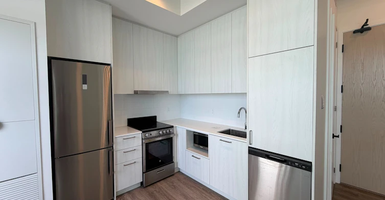 812-195 Commerce Street, Vaughan, ON, L4K 5Z7 - 4