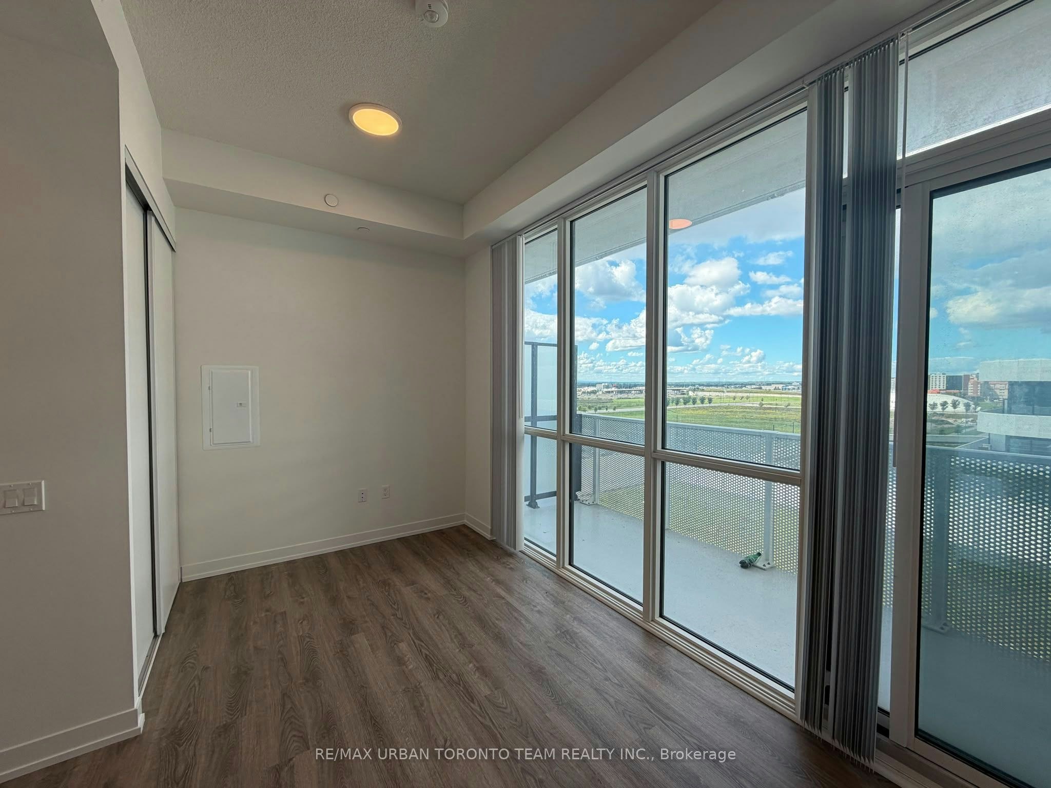 812-195 Commerce Street, Vaughan, ON, L4K 5Z7 - 3