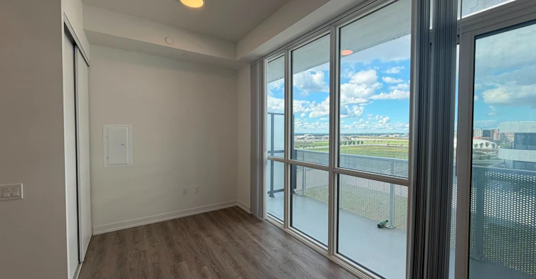 812-195 Commerce Street, Vaughan, ON, L4K 5Z7 - 3