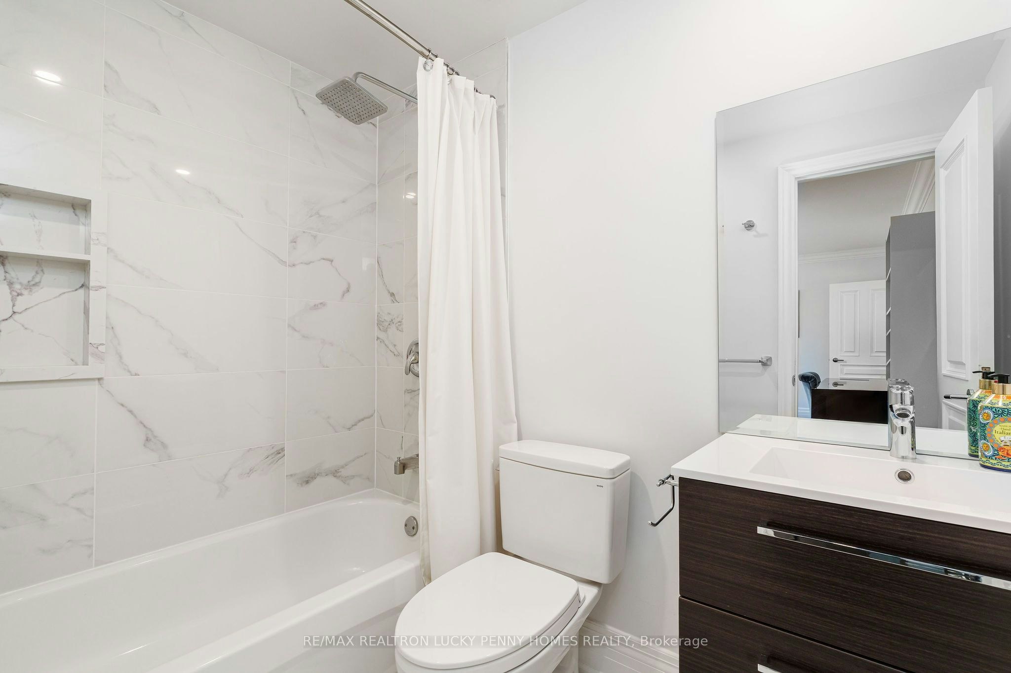 35 Cachet Parkway, Markham, ON, L6C 1C5 - 36