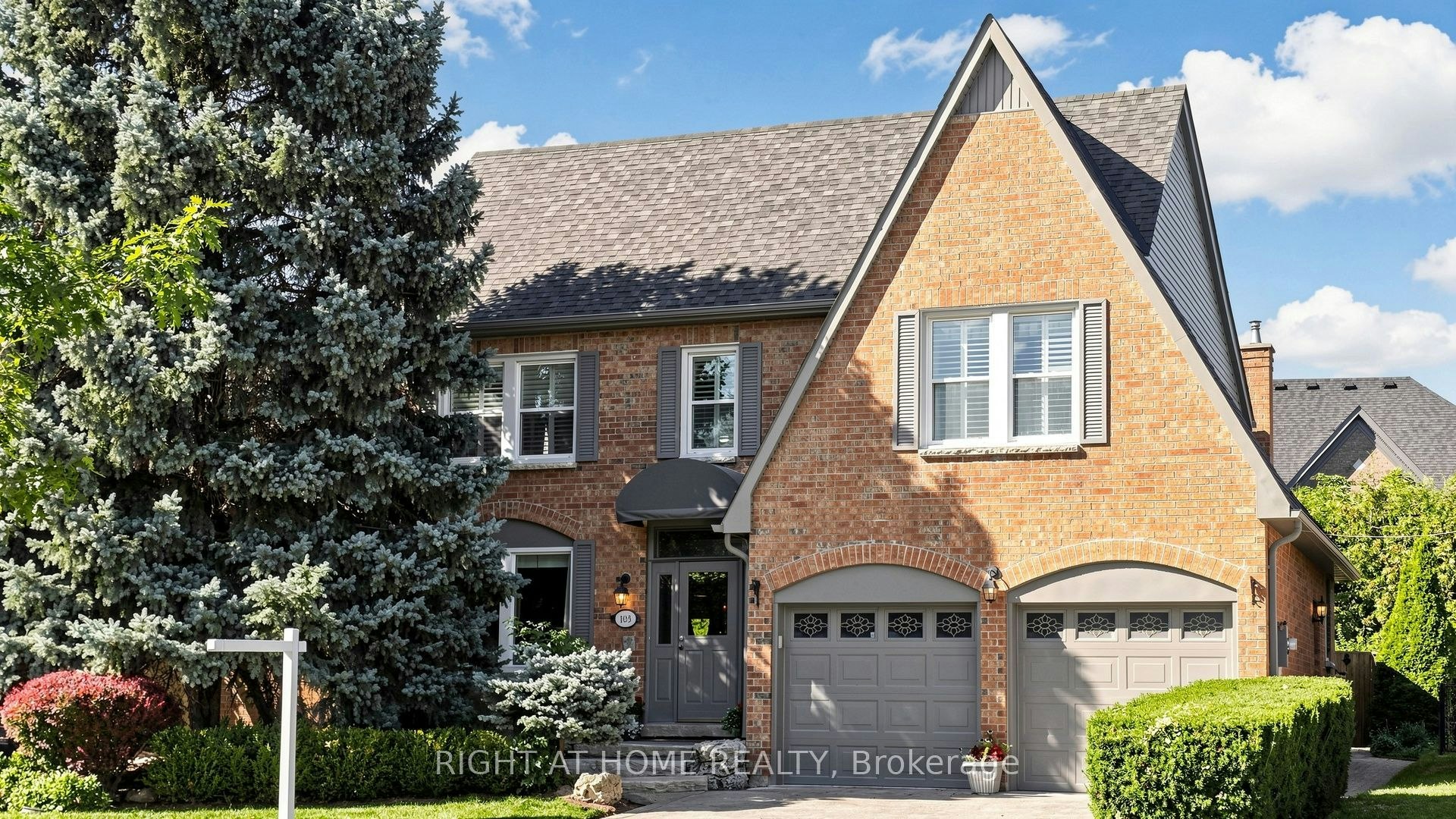 103 Peevers Crescent, Newmarket, ON, L3Y 7T2