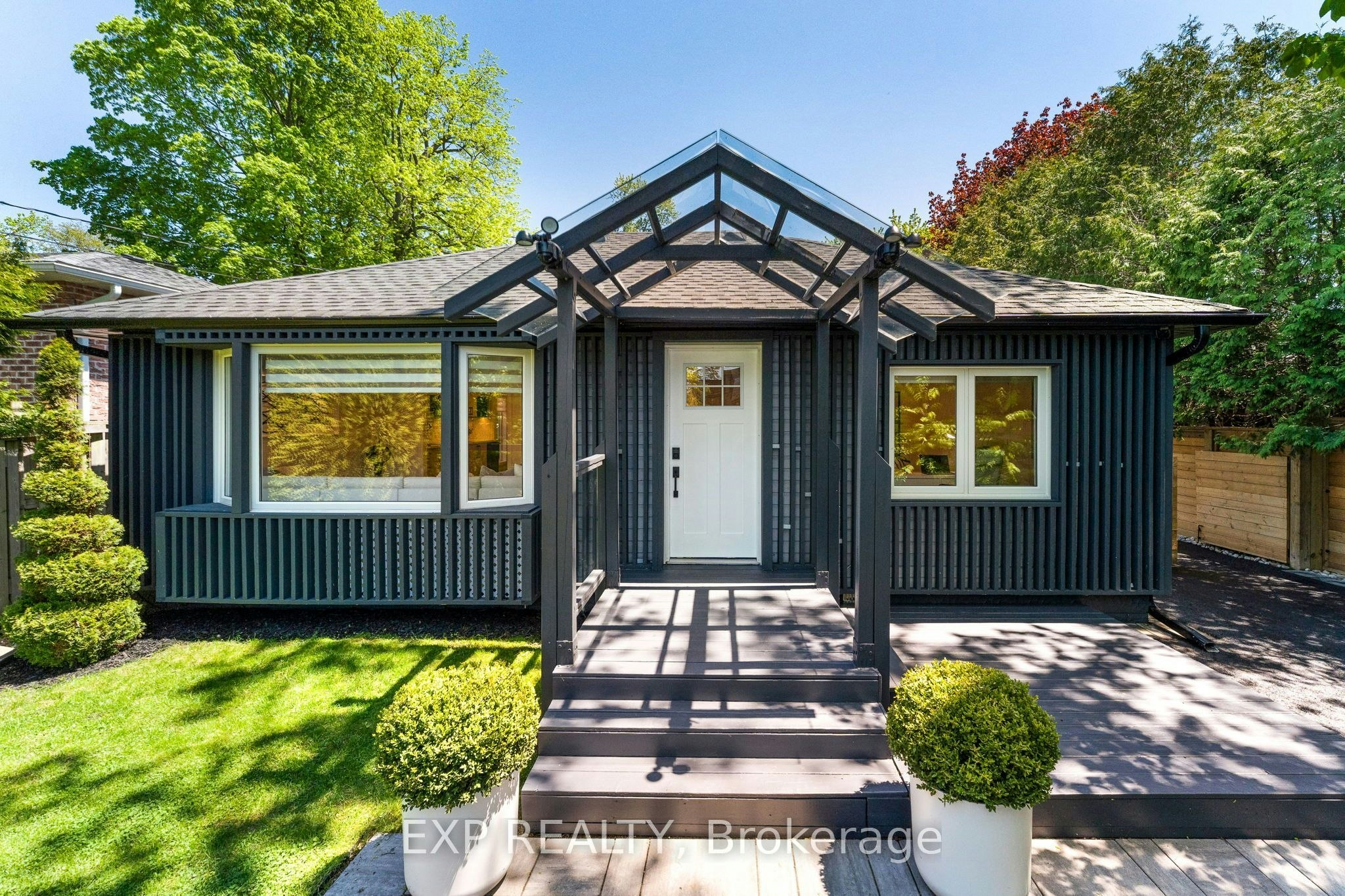 32 Farley Circle, Georgina, ON, L0E 1S0