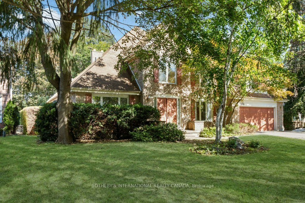 104 Cambridge Crescent, Richmond Hill, ON, L4C 6G3
