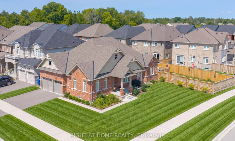 2 Cliff Thompson Court