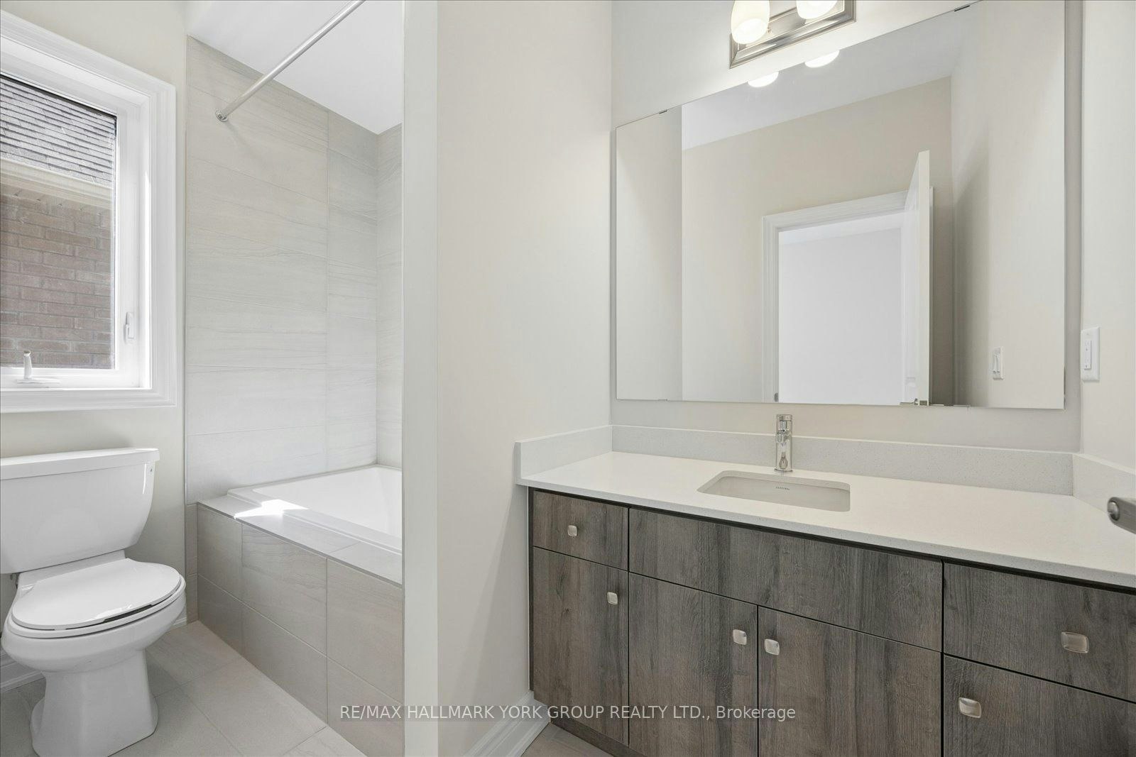 278 Walter English Drive, East Gwillimbury, ON, L9N 0Z4 - 36