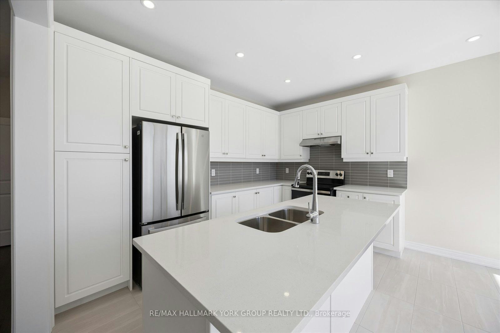 278 Walter English Drive, East Gwillimbury, ON, L9N 0Z4 - 16