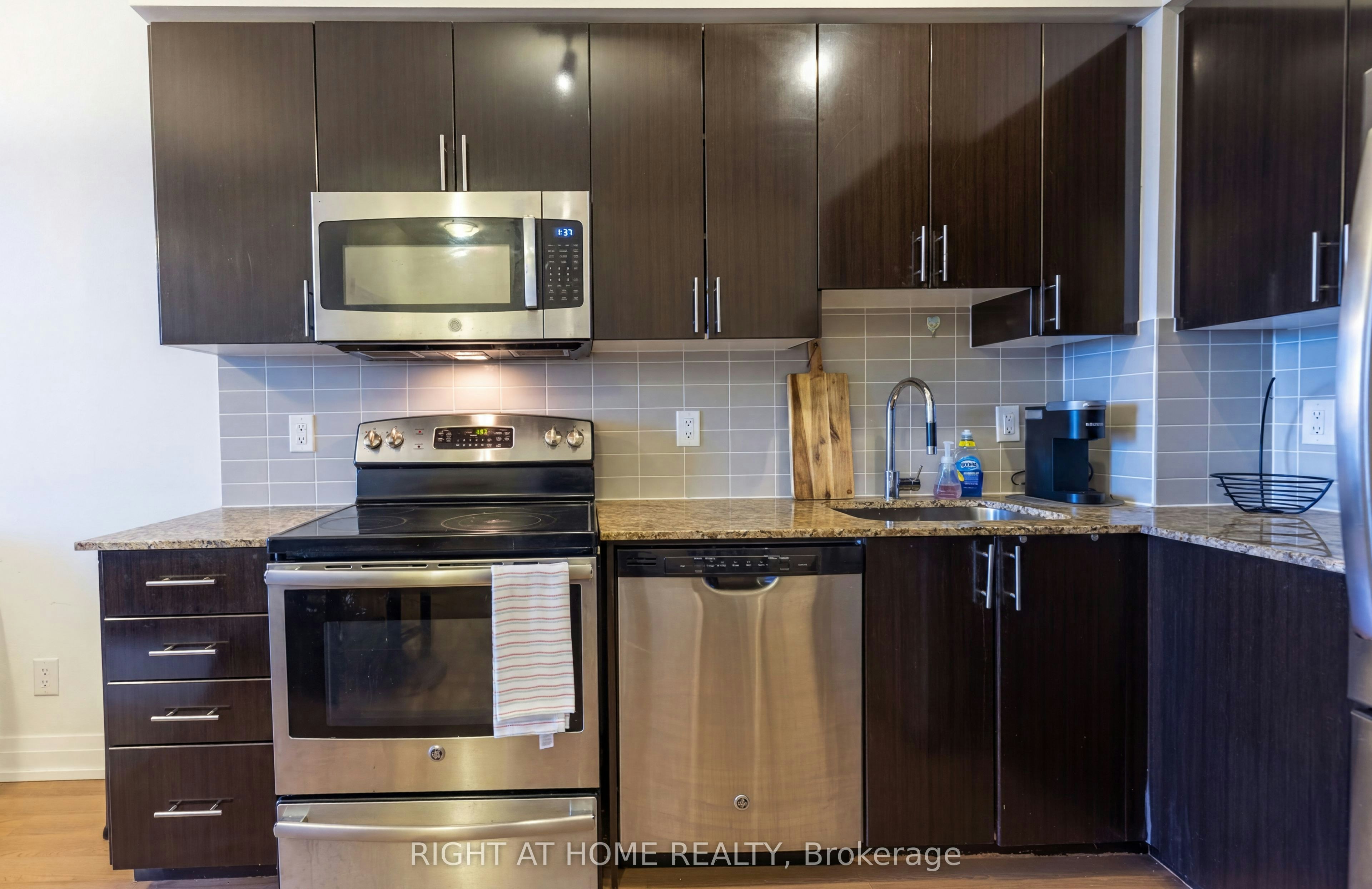 815-7167 Yonge Street, Vaughan, ON, L3T 0C9 - 5